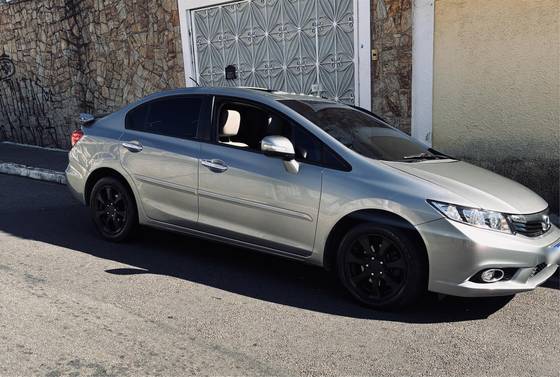 HONDA CIVIC 2.0 LXR 16V FLEX 4P AUTOMÁTICO HONDA CIVIC 2.0 LXR 16V FLEX 4P AUTOMÁTICO